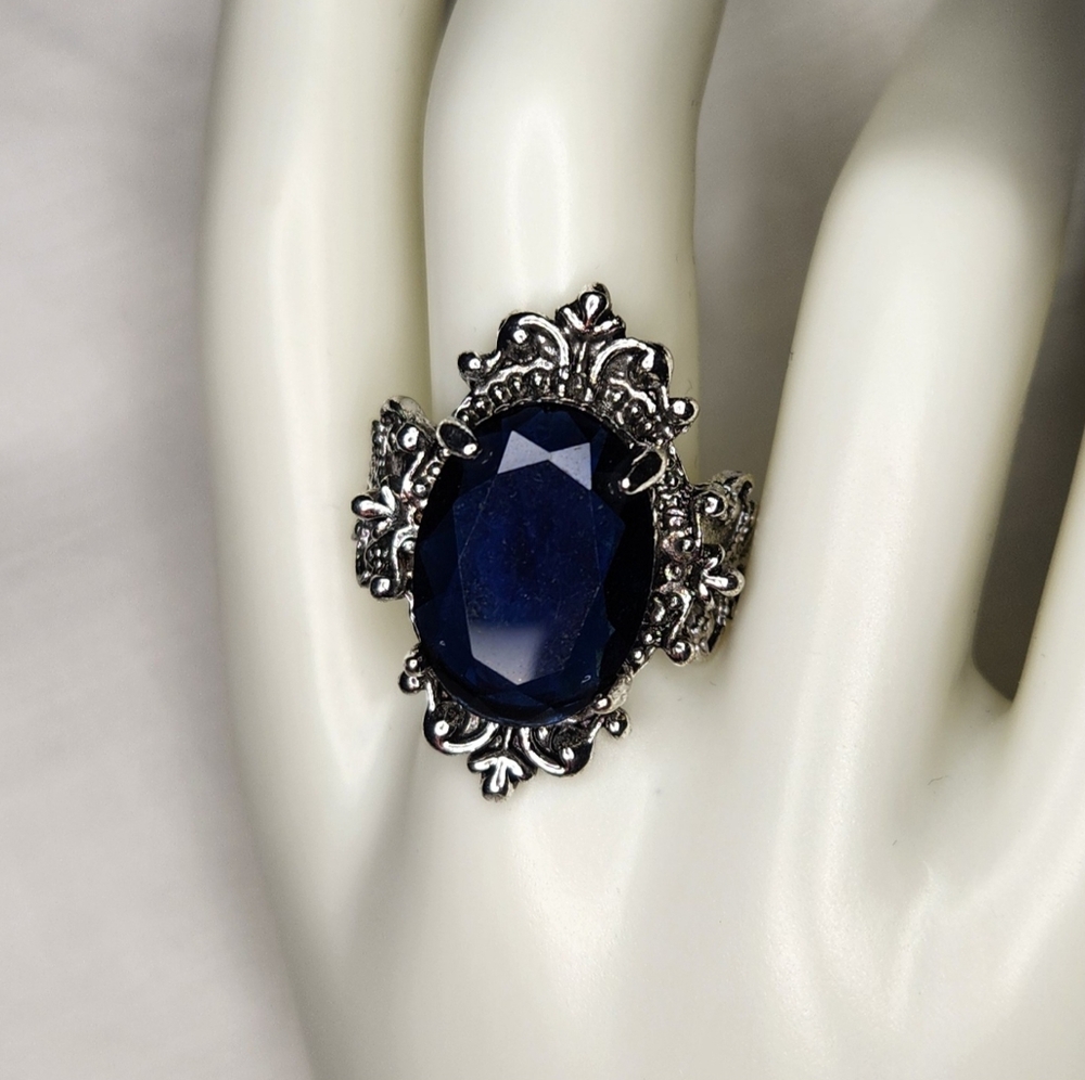 Vintage-Inspired Gothic Silver Deep Sapphire Blue Gem Ring- *GORGEOUS!*
